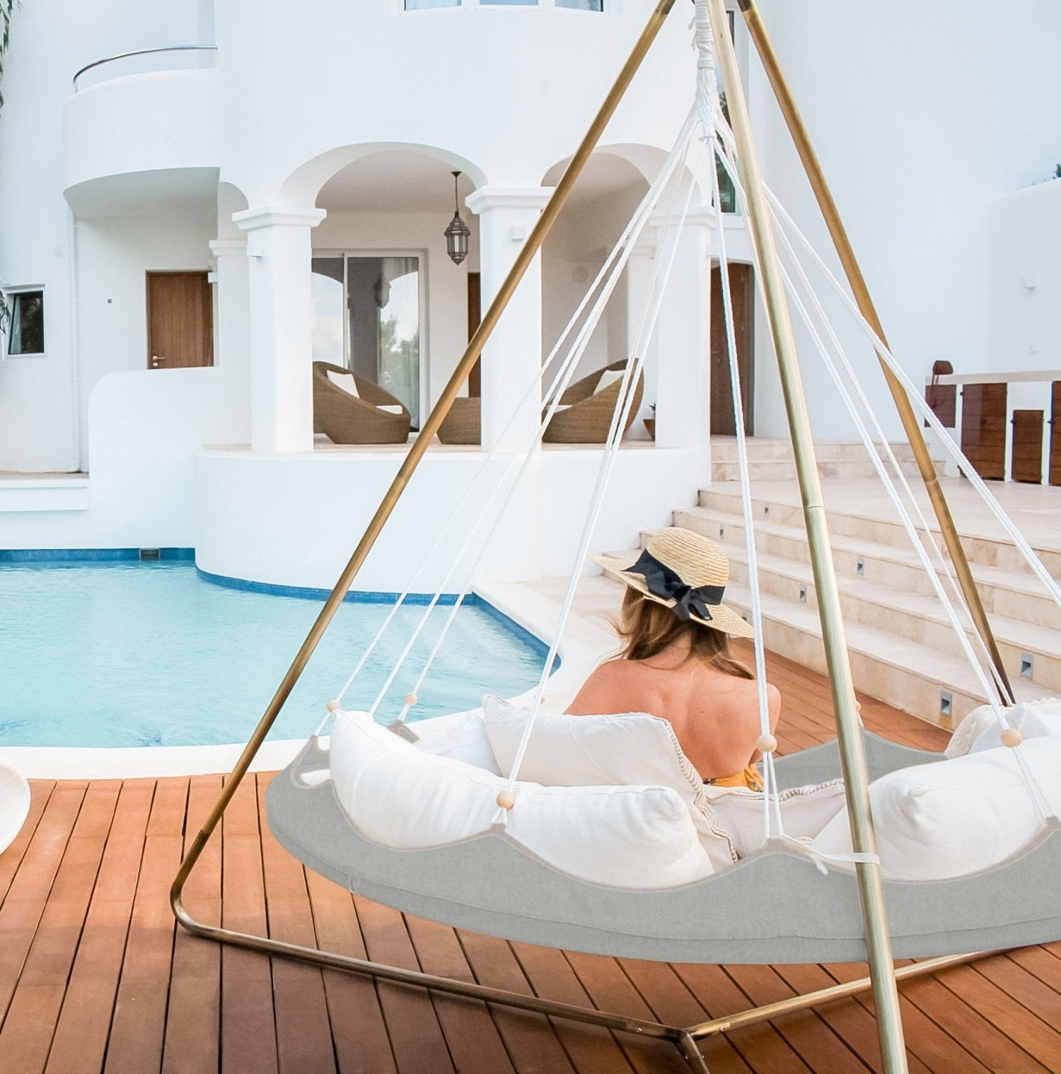 Outdoor Daybed Set with Stand