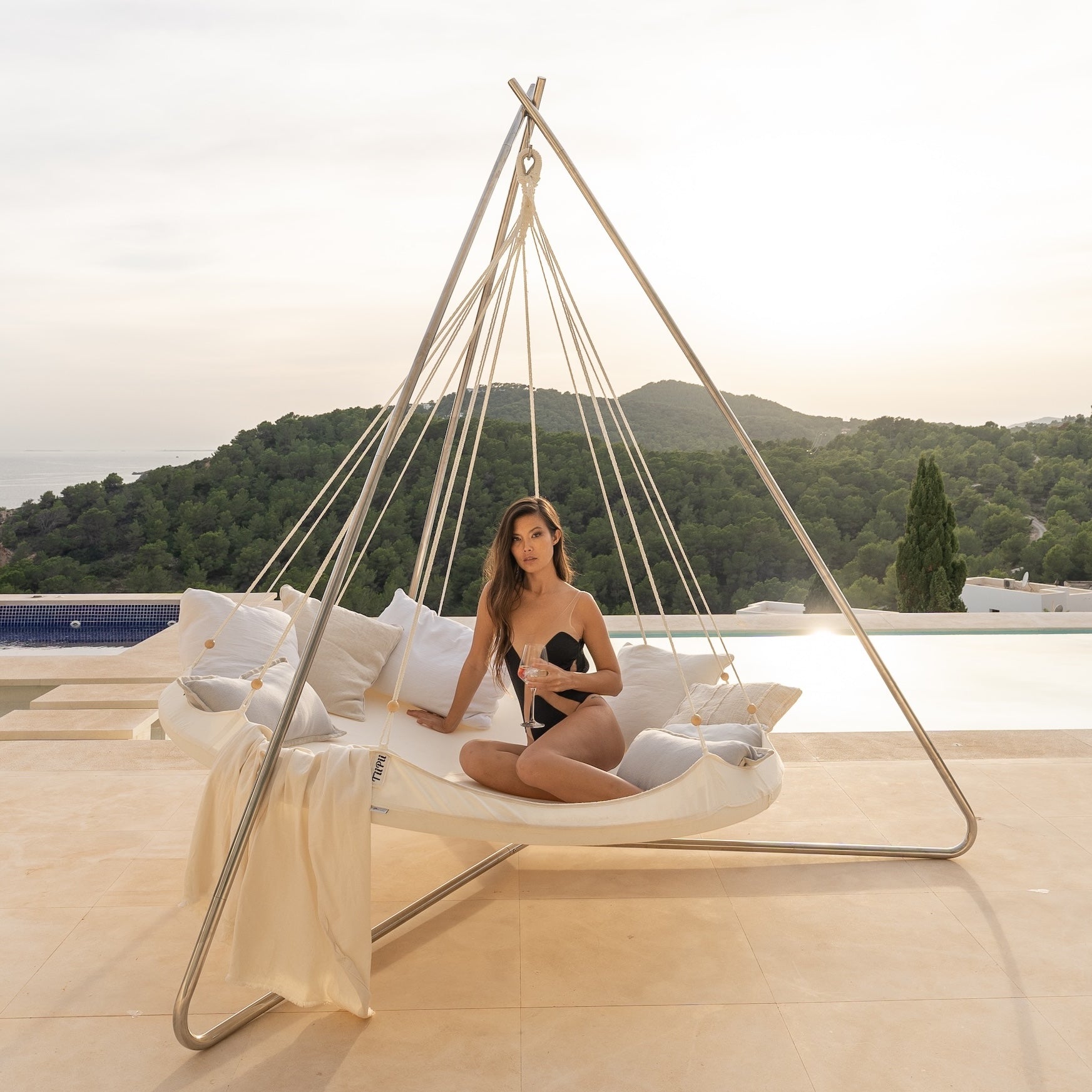 Outdoor Daybed Set with Stand