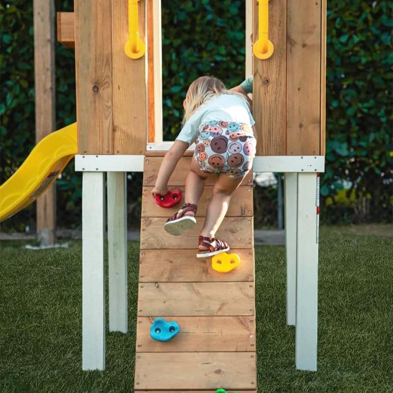 avenlur swingset rock climbing wall closeup